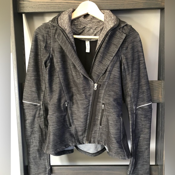 LULULEMON Ride On Blazer in Black/Fossil - Size 4 - Like New - Luon/Rulu Fabric - Picture 3 of 8